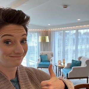 Meet your Posher, Dana